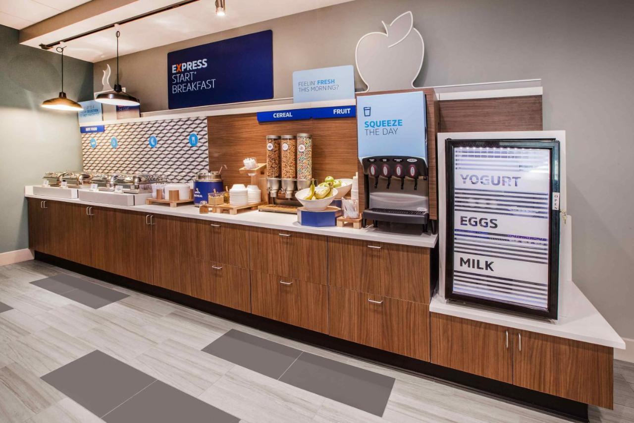 Holiday Inn Express - Starke By Ihg Exteriör bild